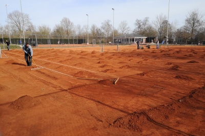 Klaarmaken tennisbanen